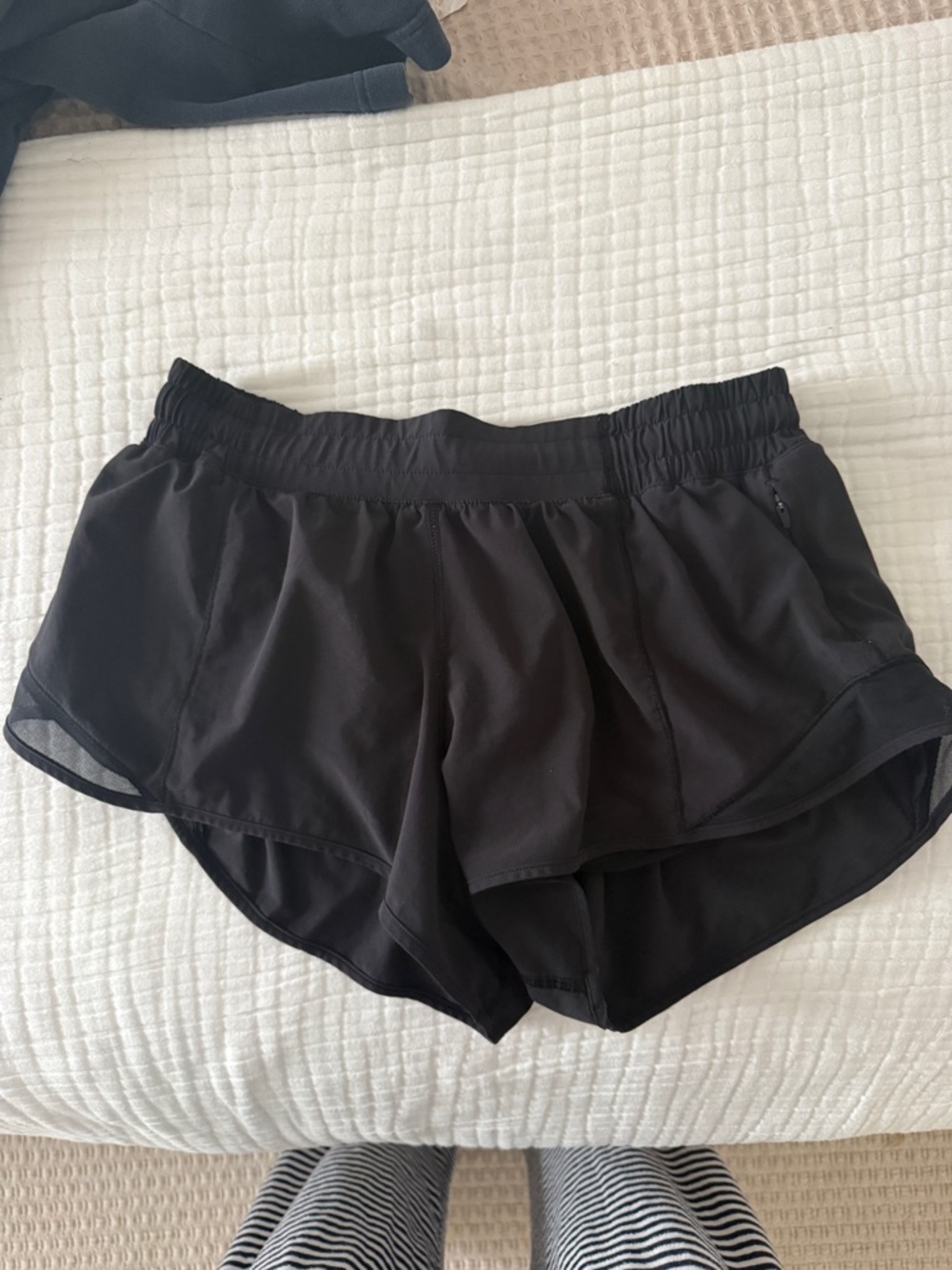 Lululemon Hotty Hot Shorts 2.5 inches low rise